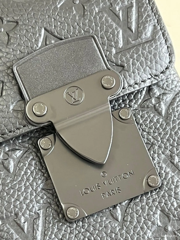 WIS VUITTON WALLET WEARABLE S-LOCK LOUIS VERTICAL 1022